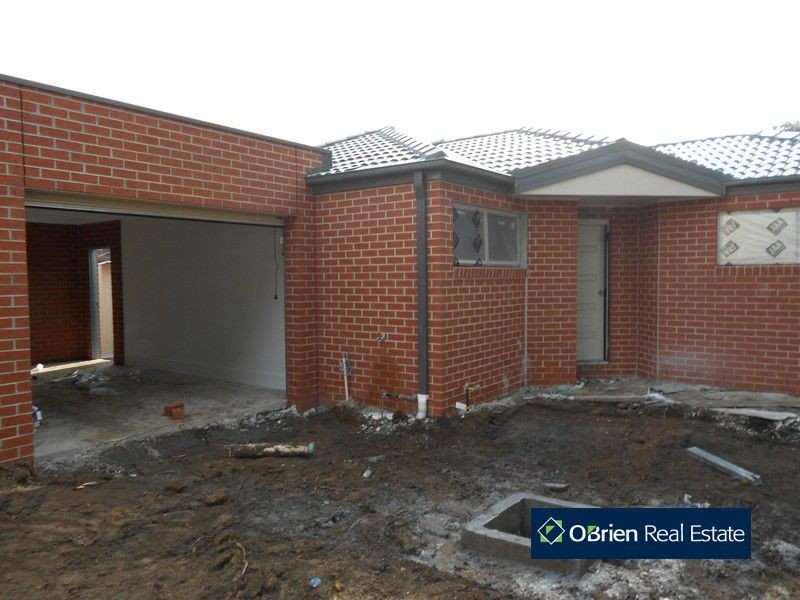 2/72 Norfolk Drive, Narre Warren VIC 3805