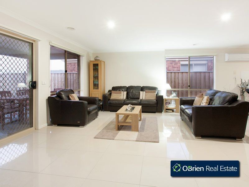 88 William Thwaites Boulevard, Cranbourne North VIC 3977