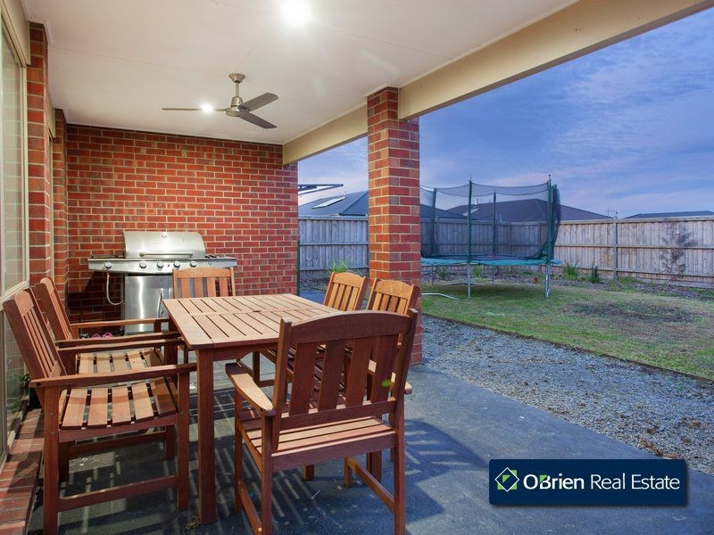 88 William Thwaites Boulevard, Cranbourne North VIC 3977