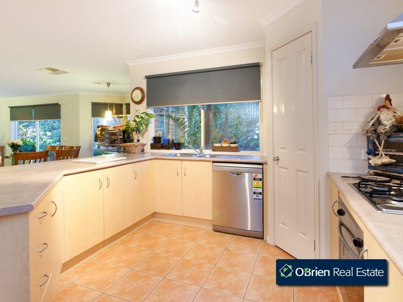 6 Dickson Mews, Berwick VIC 3806