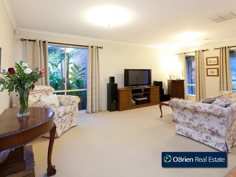 6 Dickson Mews, Berwick VIC 3806