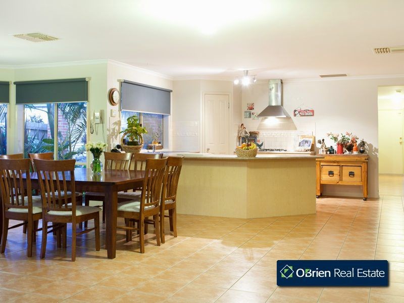 6 Dickson Mews, Berwick VIC 3806