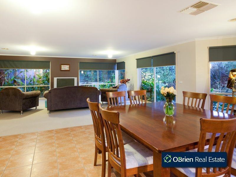 6 Dickson Mews, Berwick VIC 3806