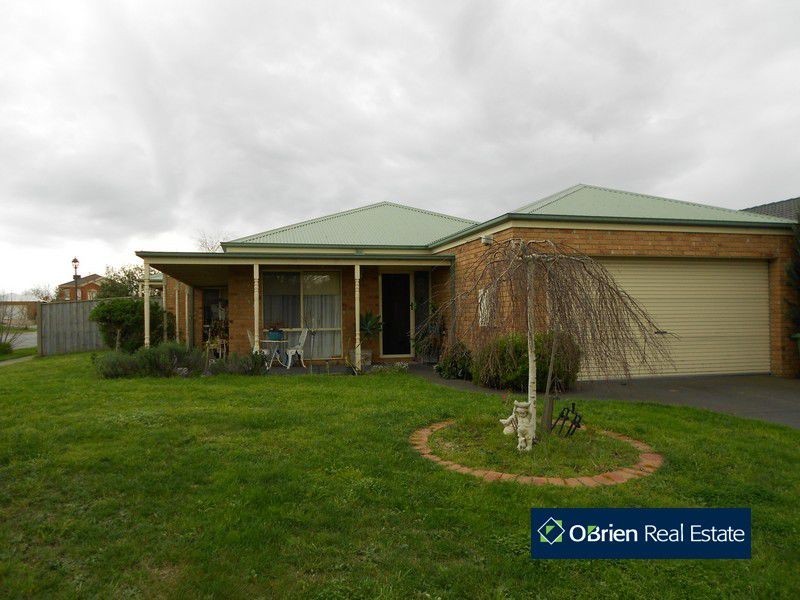 64 Robinswood Parade, Narre Warren South VIC 3805