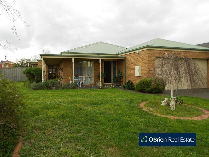 64 Robinswood Parade, Narre Warren South VIC 3805