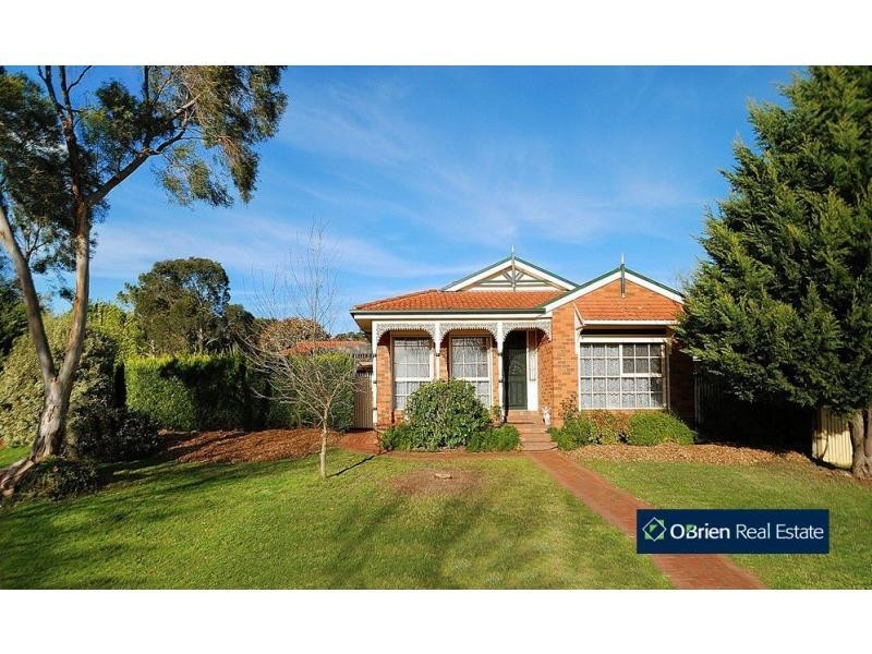 10 Camira Court, Berwick VIC 3806