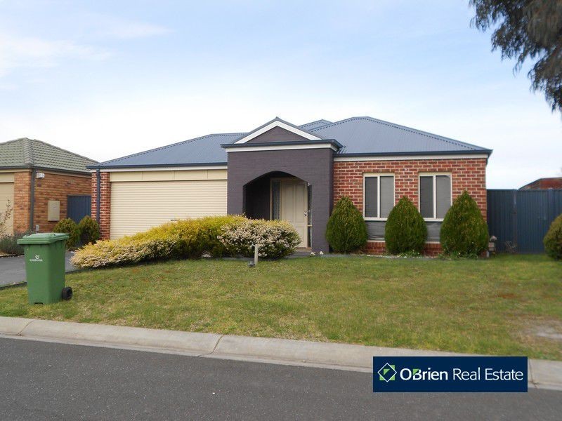 11 Candlebark Court, Pakenham VIC 3810