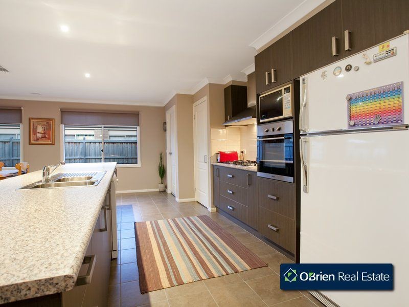 160 Linsell Boulevard, Cranbourne East VIC 3977