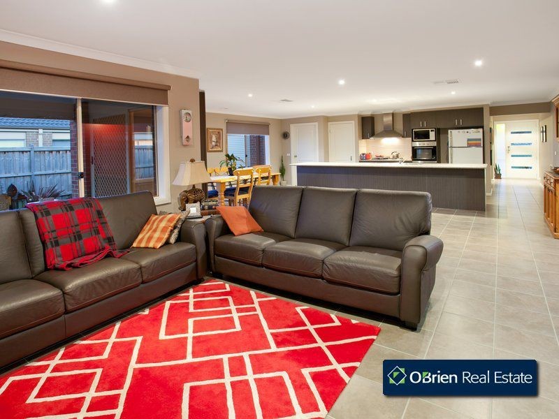 160 Linsell Boulevard, Cranbourne East VIC 3977