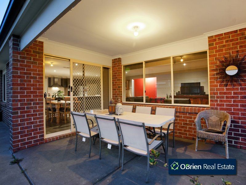 160 Linsell Boulevard, Cranbourne East VIC 3977