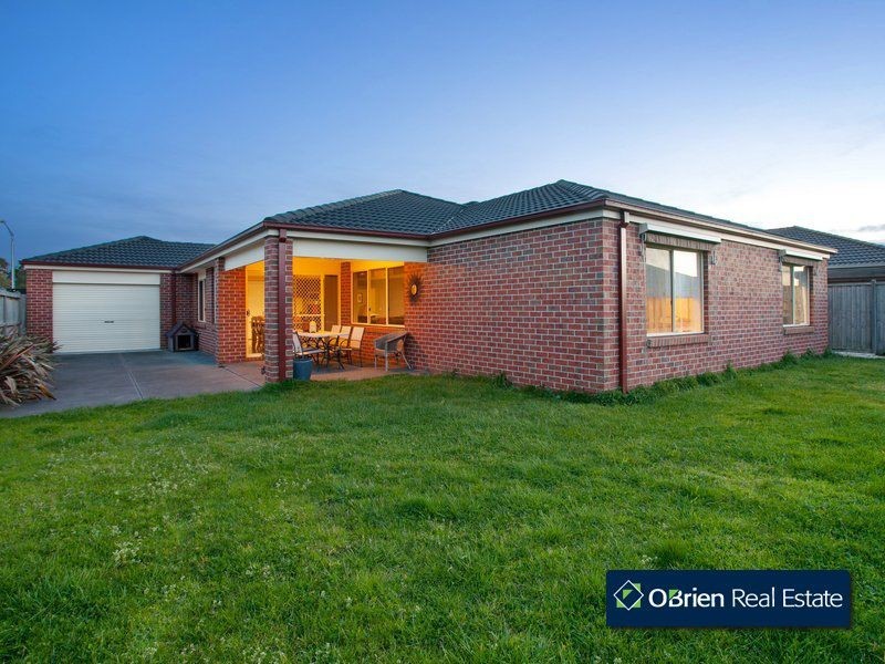 160 Linsell Boulevard, Cranbourne East VIC 3977