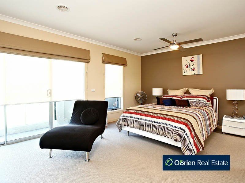 14 Stonebridge Lane, Pakenham VIC 3810