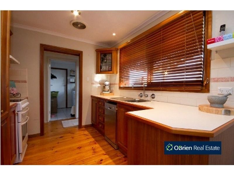 7 Spring Road, Junction Village VIC 3977