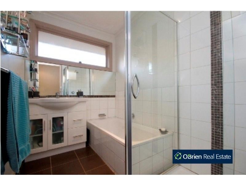 7 Spring Road, Junction Village VIC 3977