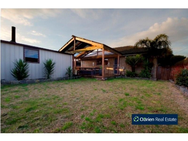 7 Spring Road, Junction Village VIC 3977