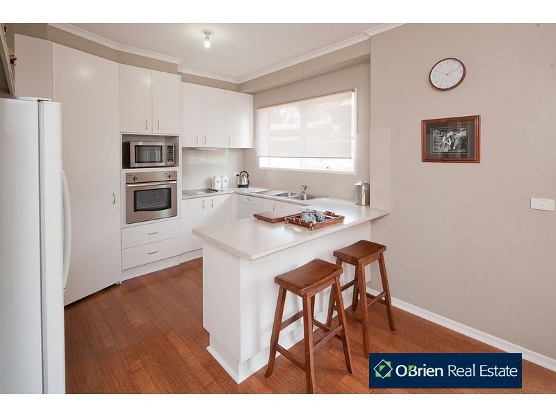 2 Penguin Close, Blind Bight VIC 3980