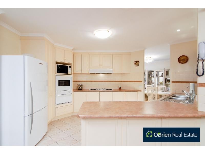 5 Carmela Close, Narre Warren VIC 3805
