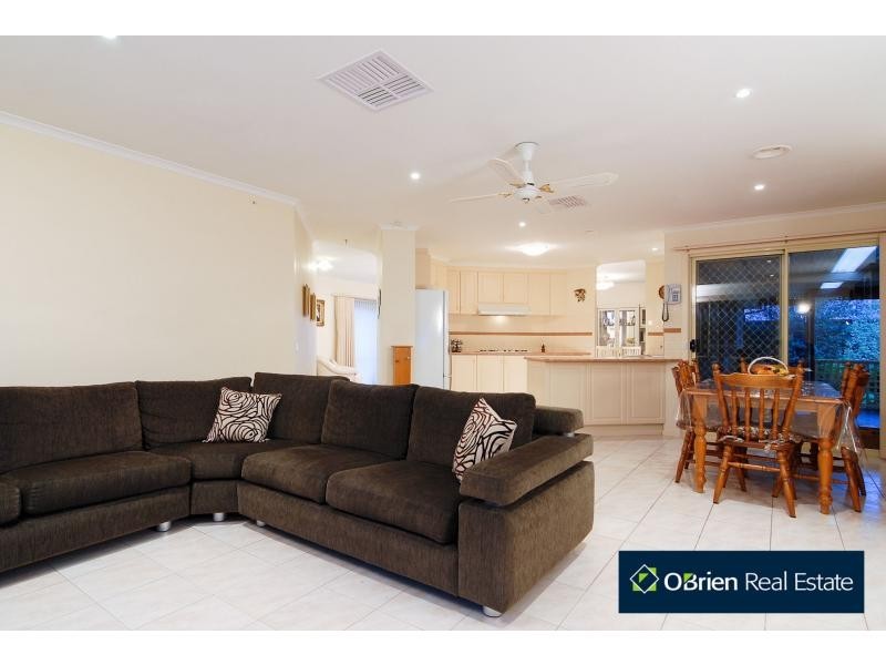 5 Carmela Close, Narre Warren VIC 3805