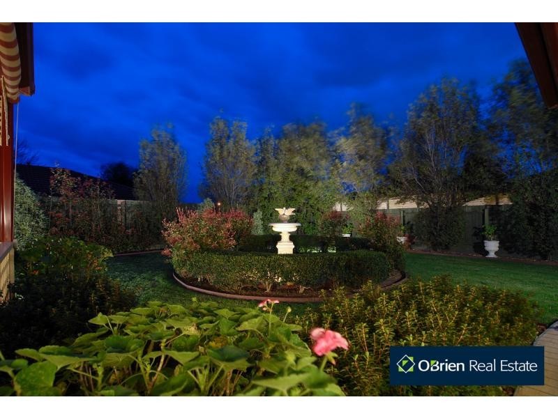 5 Carmela Close, Narre Warren VIC 3805