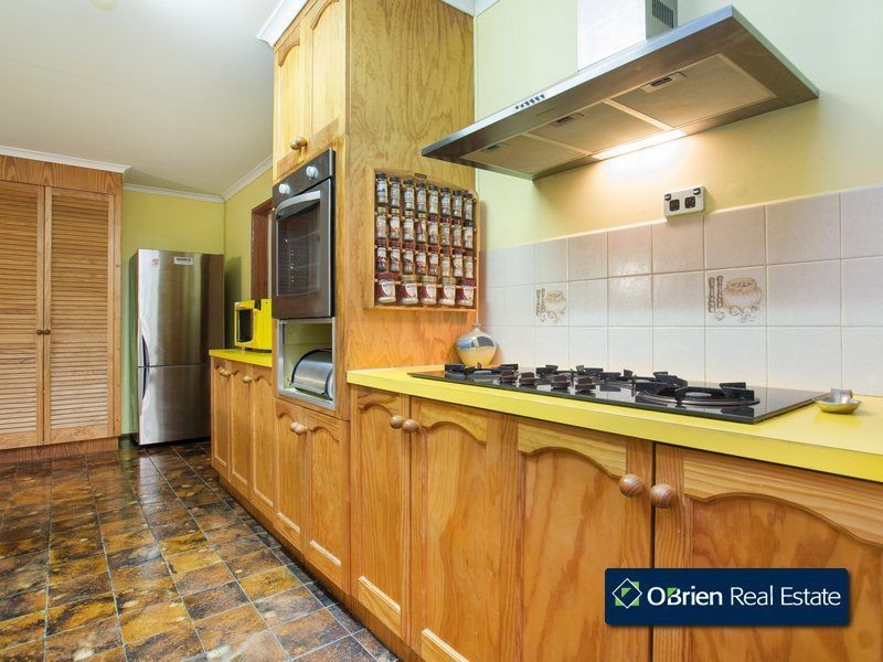 7 Thompsons Road, Cranbourne North VIC 3977