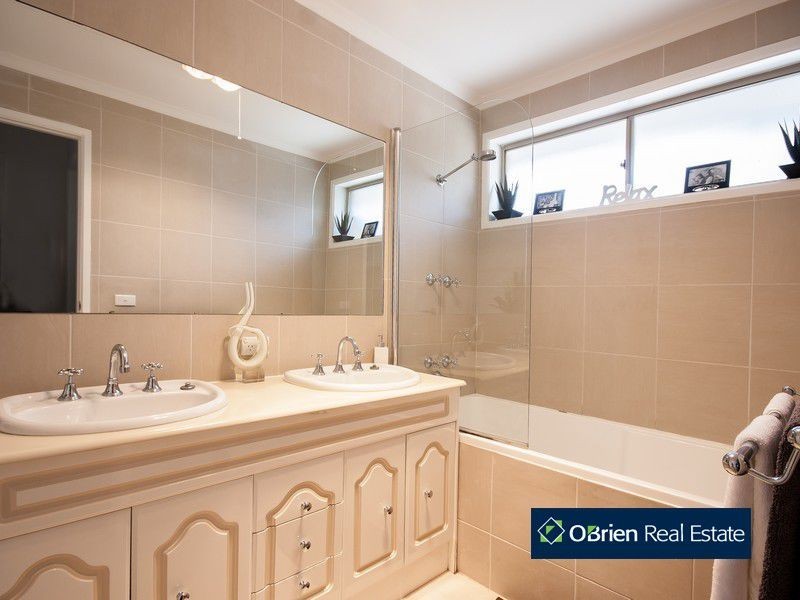 20 Willora Crescent, Cranbourne VIC 3977