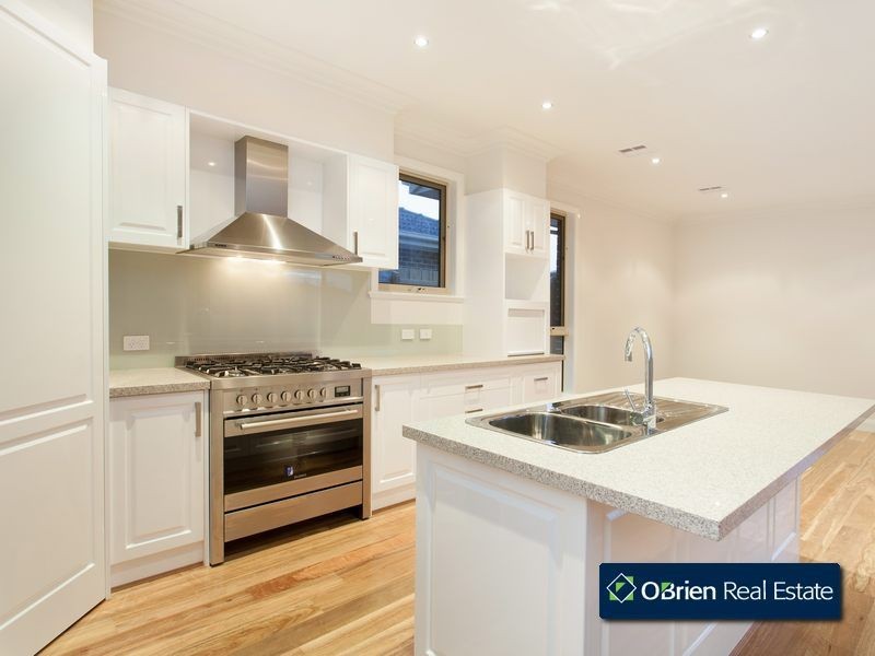 10/14 Avard Court, Berwick VIC 3806