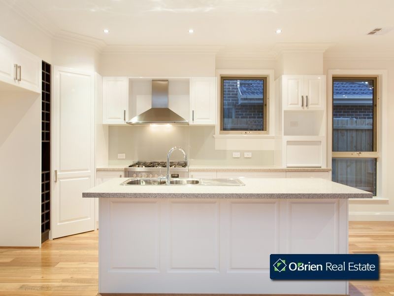 10/14 Avard Court, Berwick VIC 3806