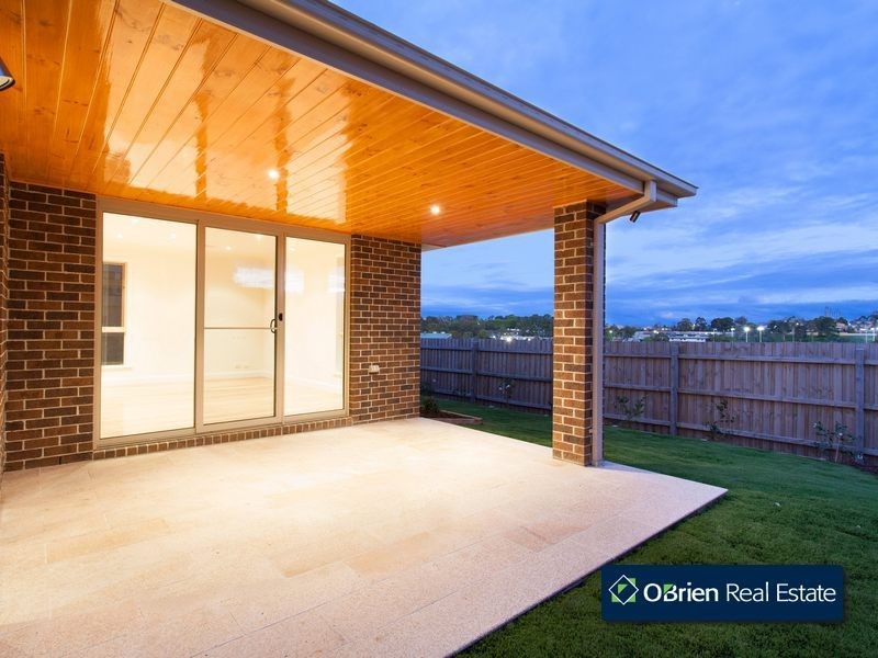 10/14 Avard Court, Berwick VIC 3806