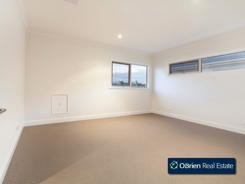 10/14 Avard Court, Berwick VIC 3806