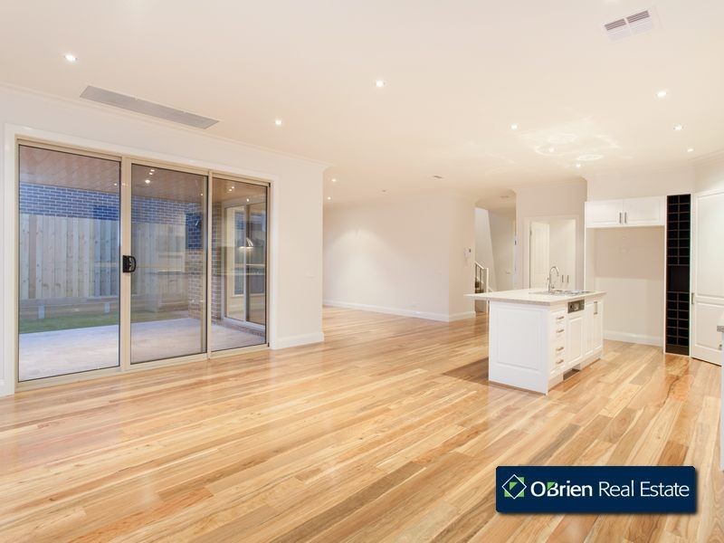 10/14 Avard Court, Berwick VIC 3806