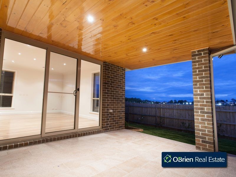 10/14 Avard Court, Berwick VIC 3806