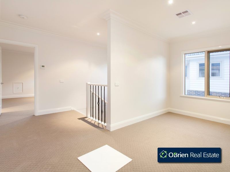 10/14 Avard Court, Berwick VIC 3806