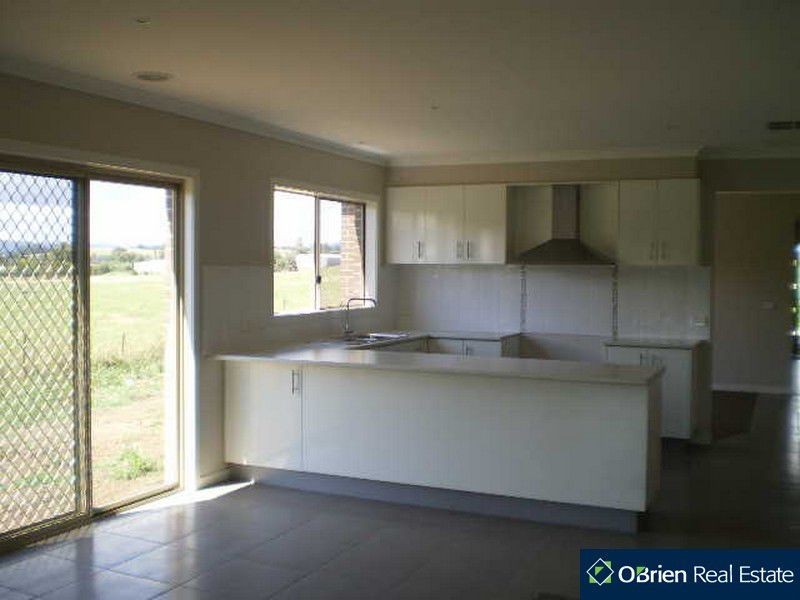 19 Melzak Way, Warragul VIC 3820