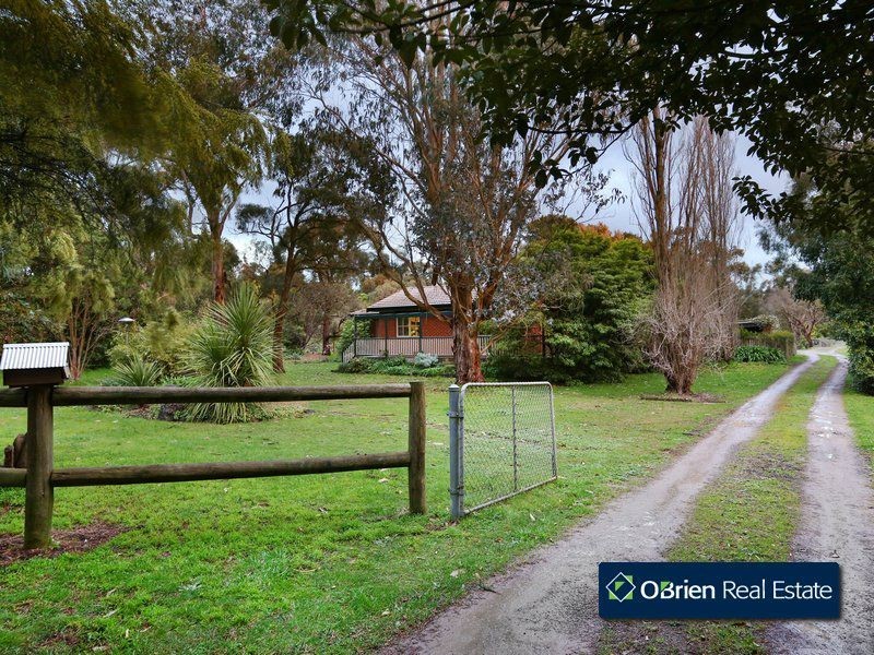 12 Woodlands Road, Cranbourne South VIC 3977