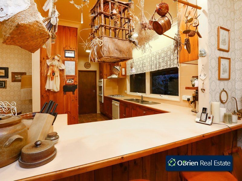 12 Woodlands Road, Cranbourne South VIC 3977