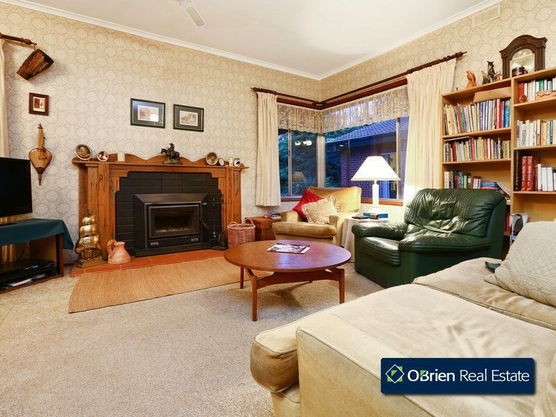 12 Woodlands Road, Cranbourne South VIC 3977