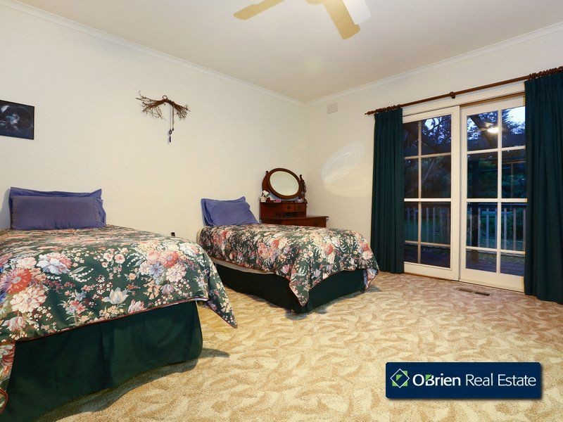 12 Woodlands Road, Cranbourne South VIC 3977