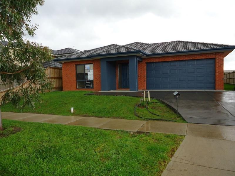 3 Bushranger Boulevard, Cranbourne East VIC 3977