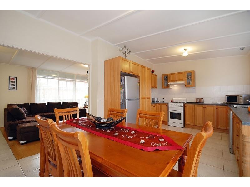 31 Glenaire Crescent, Cranbourne VIC 3977