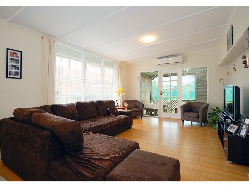 31 Glenaire Crescent, Cranbourne VIC 3977