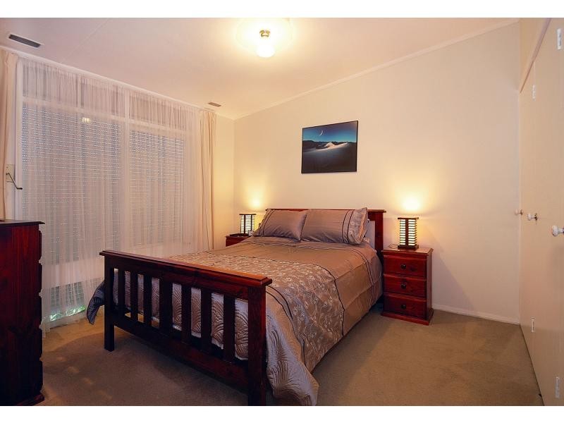 31 Glenaire Crescent, Cranbourne VIC 3977