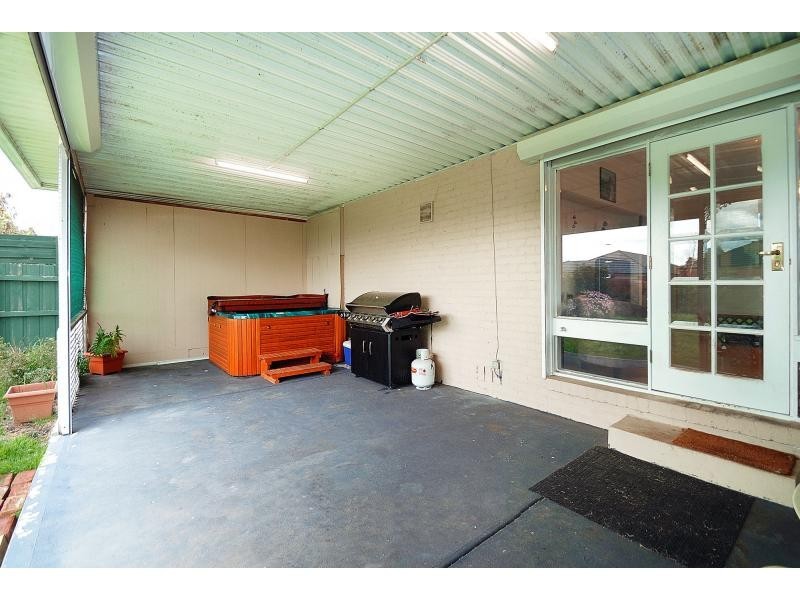 31 Glenaire Crescent, Cranbourne VIC 3977