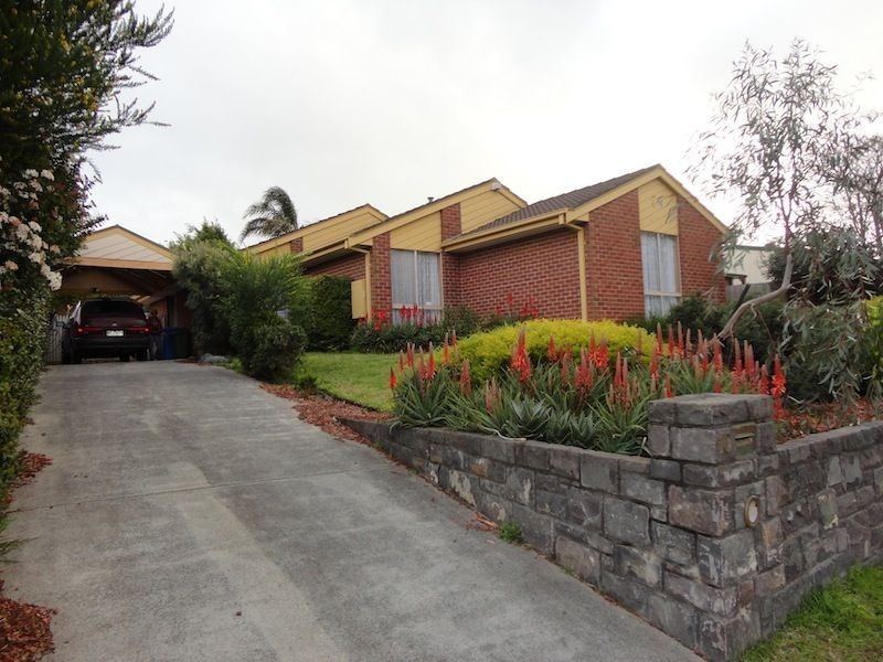 10 Ralph Crescent, Hampton Park VIC 3976