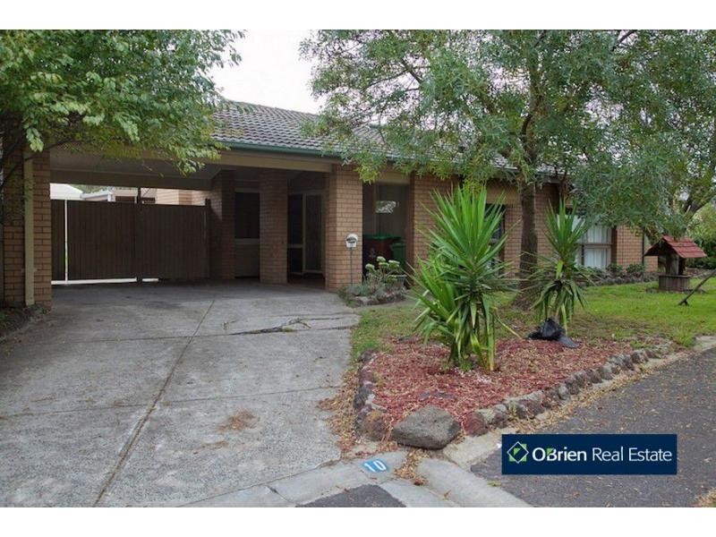 10 Marnebeck Court, Cranbourne VIC 3977