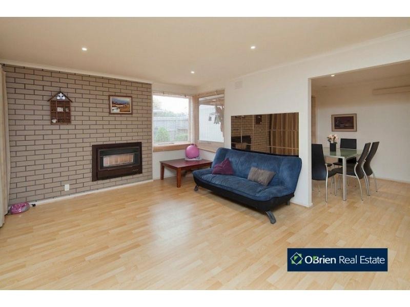 10 Marnebeck Court, Cranbourne VIC 3977