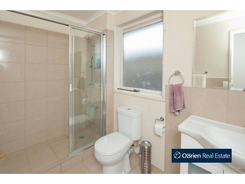 10 Marnebeck Court, Cranbourne VIC 3977