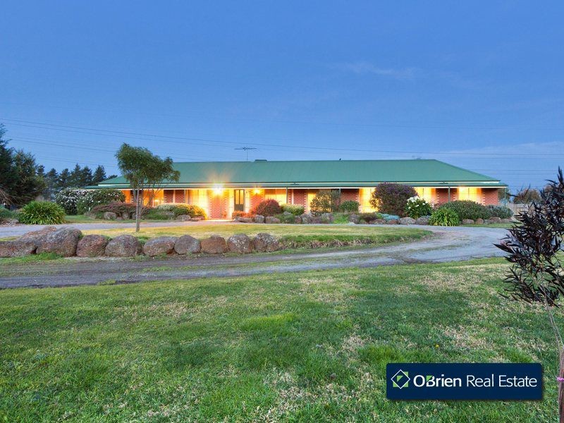 22 Walter Way, Cranbourne South VIC 3977