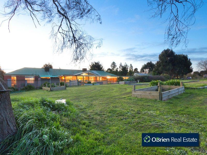 22 Walter Way, Cranbourne South VIC 3977