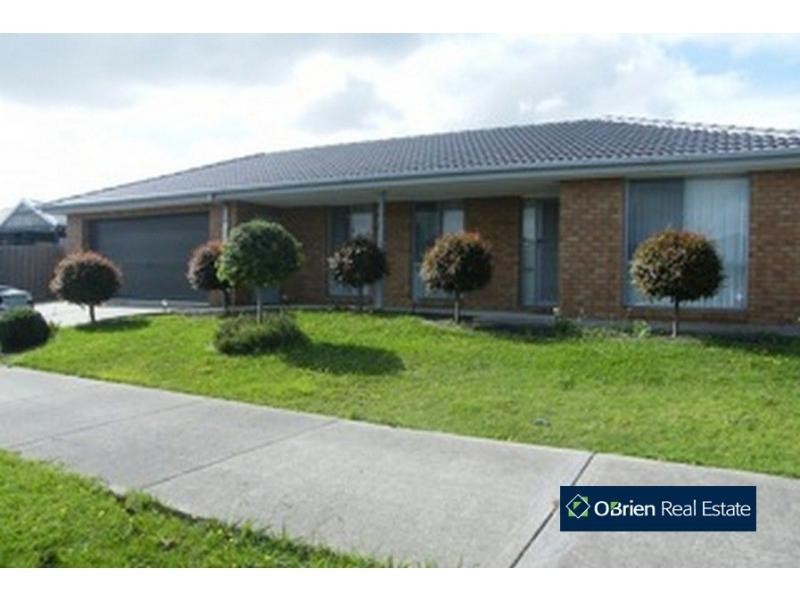 52 Trafalgar Way, Cranbourne East VIC 3977