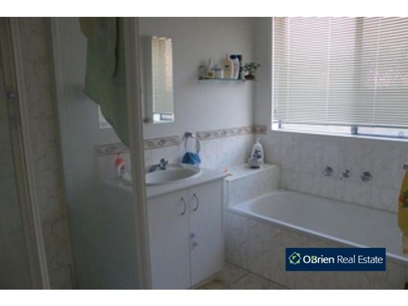 52 Trafalgar Way, Cranbourne East VIC 3977